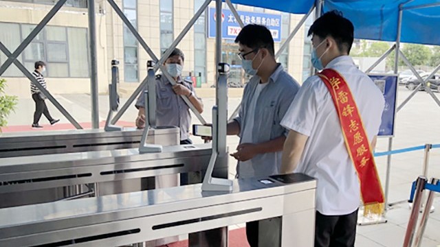 探天下健康碼門禁閘機(jī)上崗,助力疫情防控