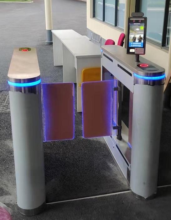 門禁式測(cè)溫儀