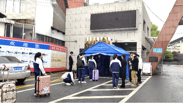 學(xué)校手機掃描儀和手機安檢門高效檢測手機,加強校園手機管理